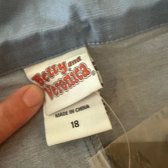 torrid X Betty & Veronica Chambray SpreadCollar Retro Button Front Romper NWT 18 - Picture 10 of 16